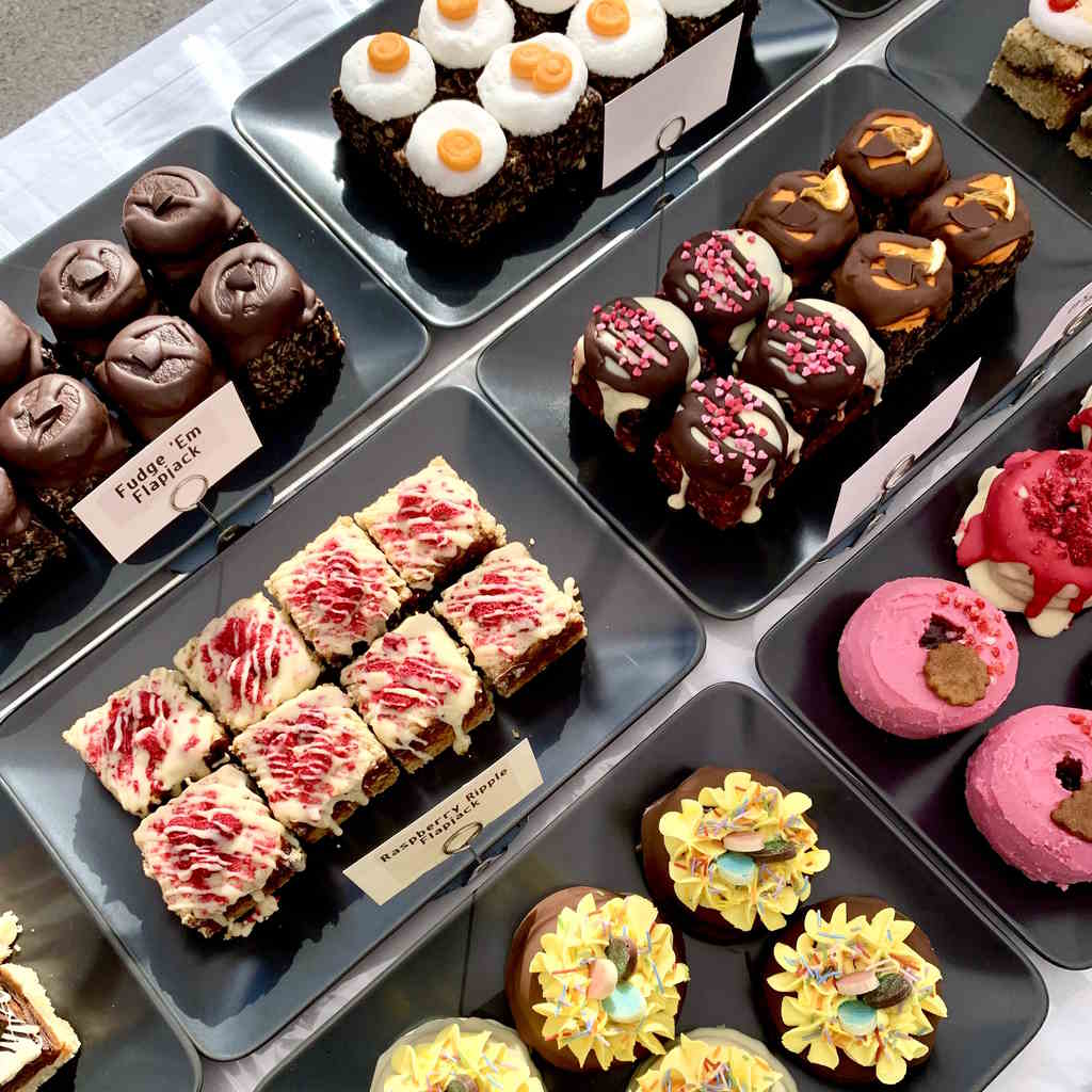 Pop up event tablescape flapjacks doughnuts cookies vegan gluten-free